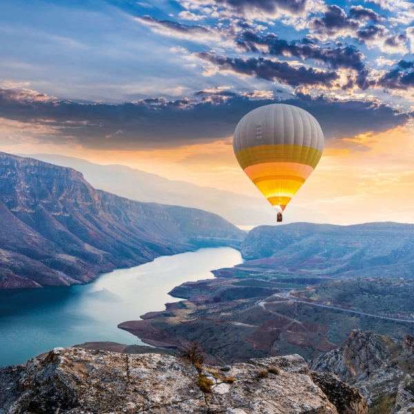 Kalender 2027Die Sonne geht auf