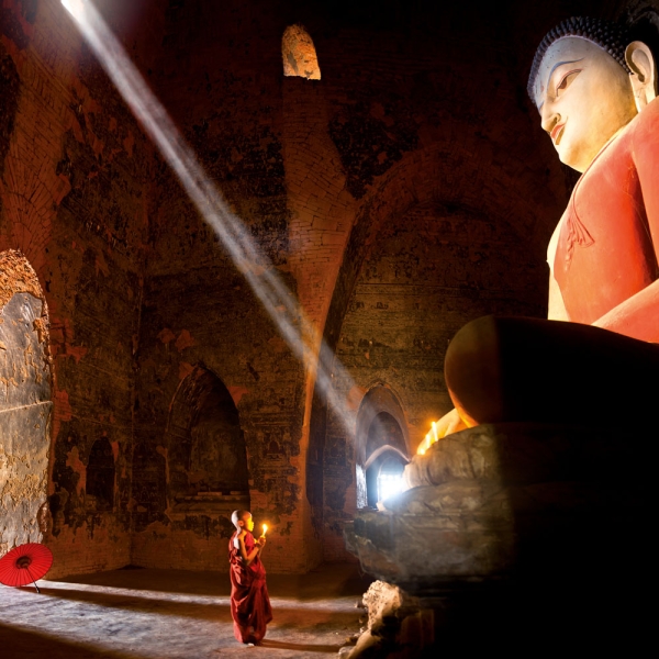 Calendar 2027Buddha’s Footprints