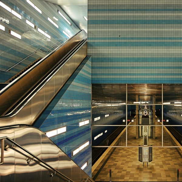 Kalender 2027Subway Station